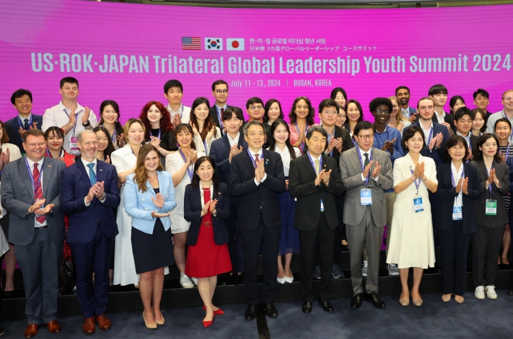 Trilateral youth summit opens in Busan