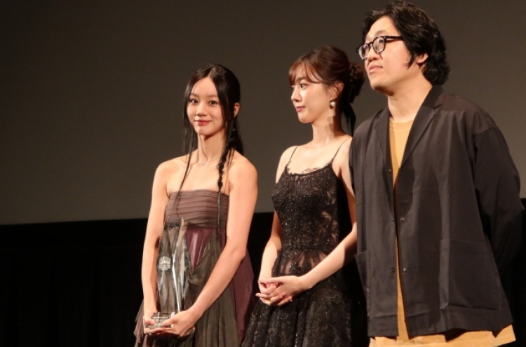 Lee Hye-ri of ‘Victory’ receives Rising Star Award at NY Asian Film Festival