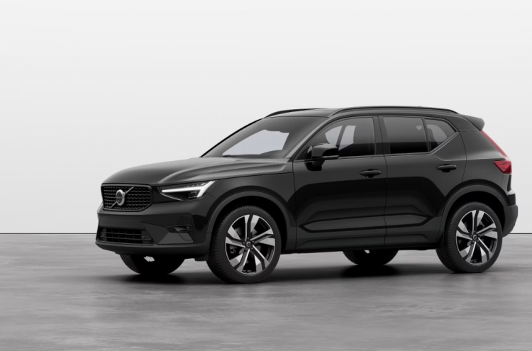 Volvo XC40 triumphs as best-selling premium compact SUV