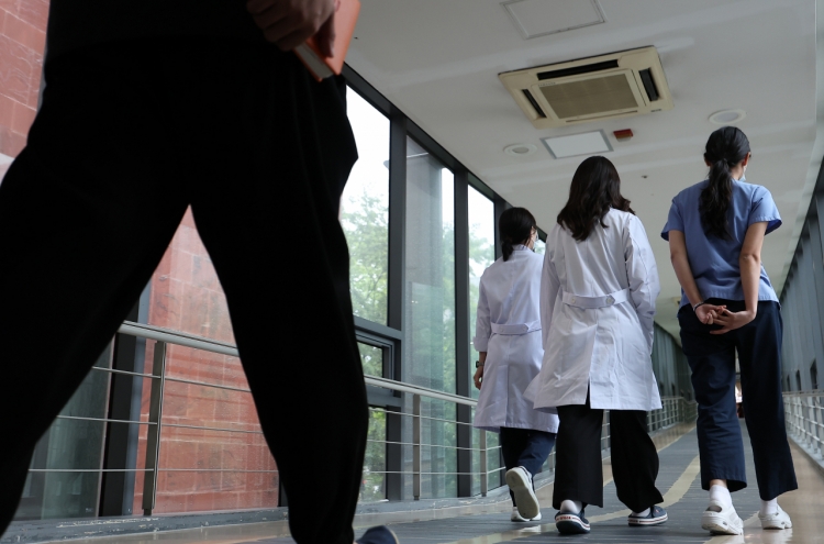 Hospitals process resignations of nearly 7,700 trainee doctors