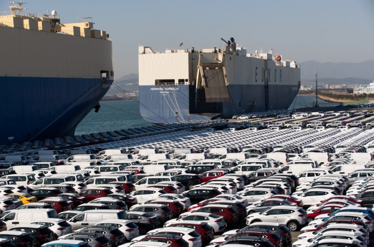 Korea logs record US trade surplus in 1st half amid surging Trump risks