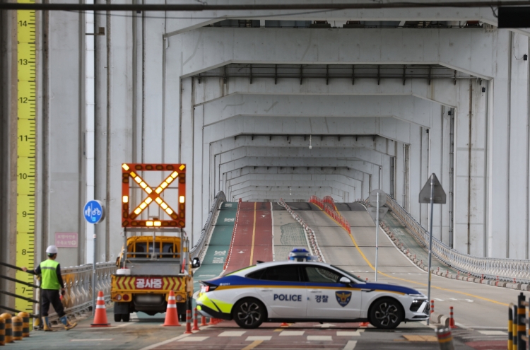 Jamsu Bridge closed due to rising river levels