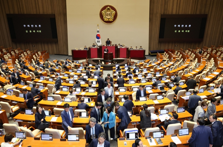 Opposition-controlled parliament unilaterally passes contentious broadcasting bill