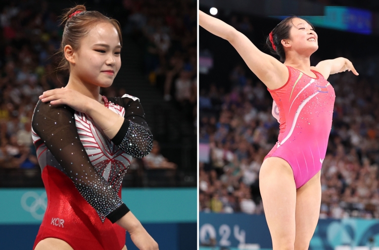 From cold shoulder to selfie together, two Koreas' encounter at Olympics