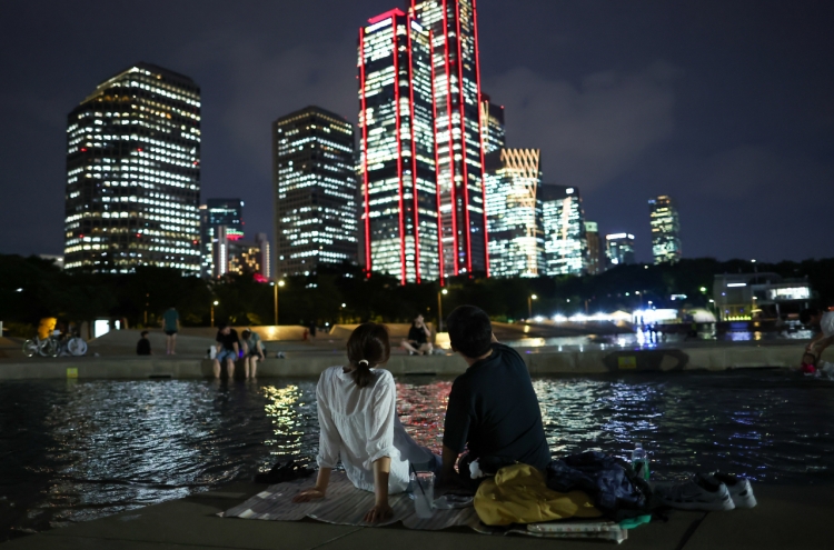 Seoul suffers record 37th tropical night this summer