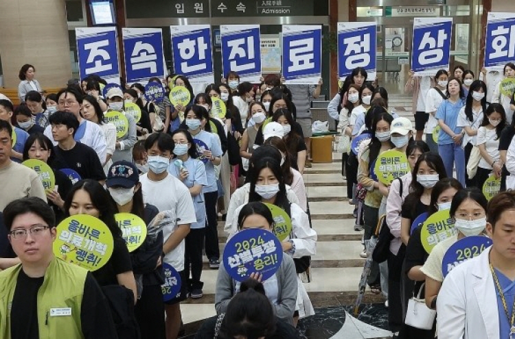 Health care workers approve strike over crippled medical system, pay raise