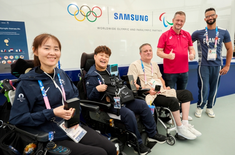 [Photo News] Supporting Paralympians