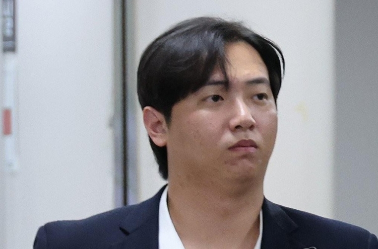 Ex-baseball player ordered to pay W800m won to Padres' Kim Ha-seong in contract dispute case