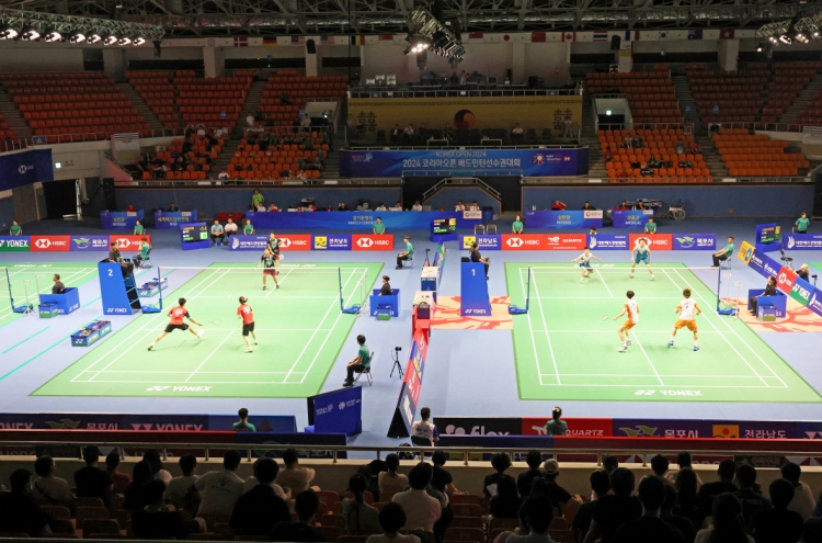 China's Lu ends badminton title drought at Korea Open