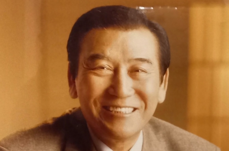 Renowned former weathercaster Kim Dong-wan dies at 89