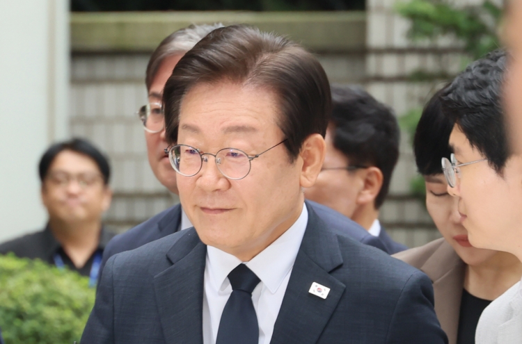 Prosecutors demand 2-year prison term for DP leader Lee Jae-myung