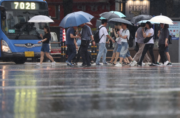 Heavy rain, strong winds to lash Korea this weekend