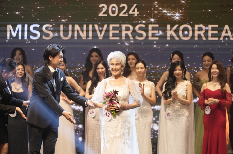 80-year-old model awarded ‘best dressed’ in Miss Universe Korea