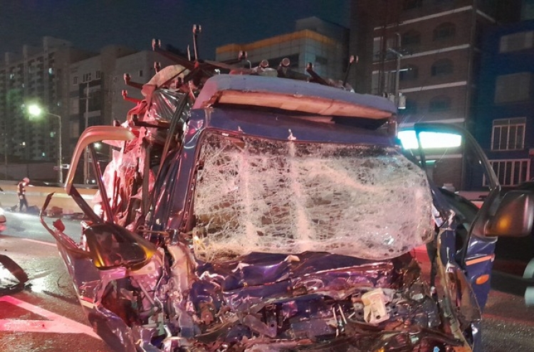 One dead, three injured in wrong-way, multi-vehicle crash on Gyeongin Expressway