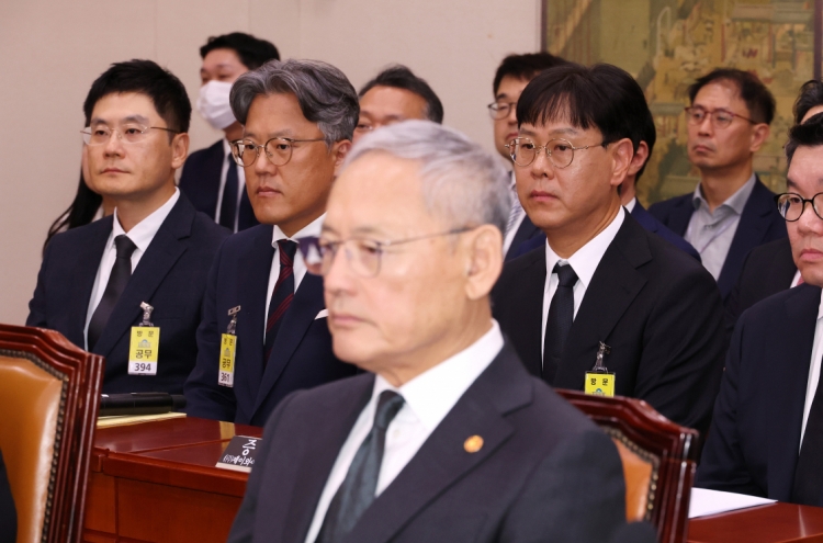 K-pop CEOs sidestep key issues at National Assembly audit