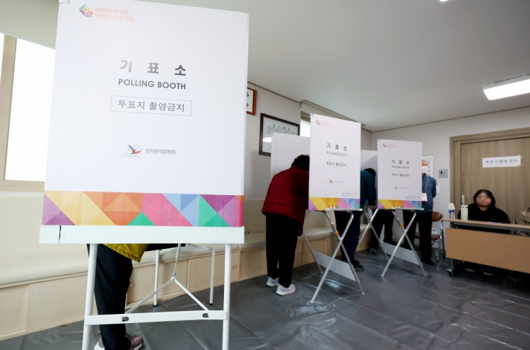 S. Koreans head to polls in local by-elections