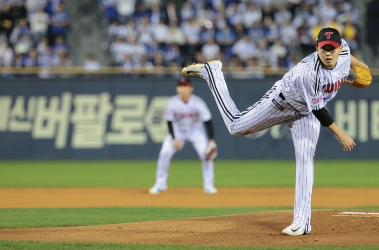 Twins shut out Lions to stave off elimination in KBO postseason