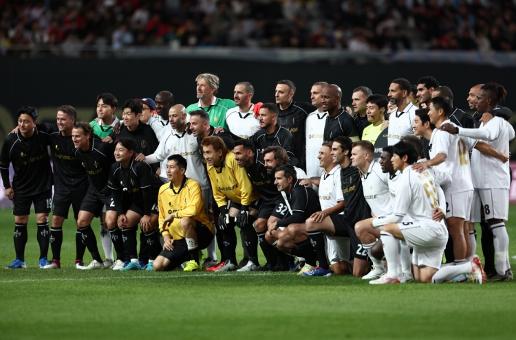 Legends defy time in friendly match in Seoul