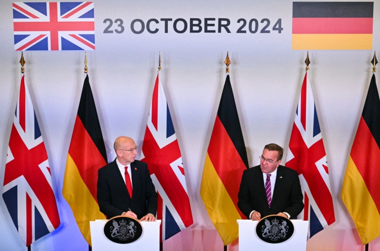 UK and Germany sign 'milestone' defense deal