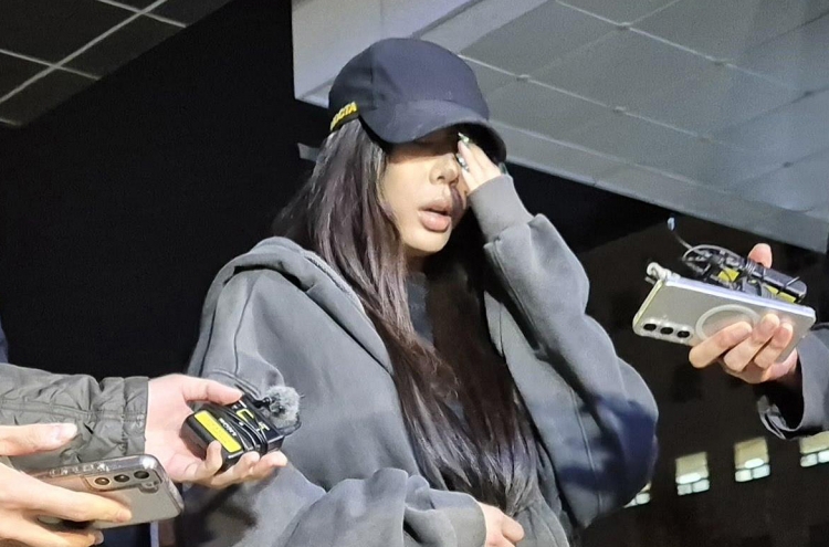 Jessi apologizes for assault case involving fan