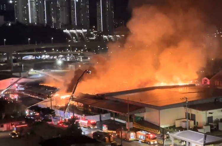 Fire breaks out at USFK storage facility in Busan