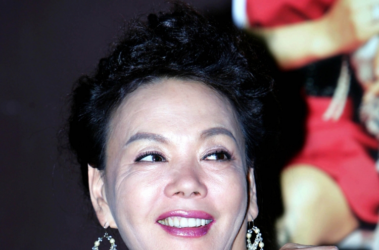 Korean veteran actress Kim Soo-mi dies at 75