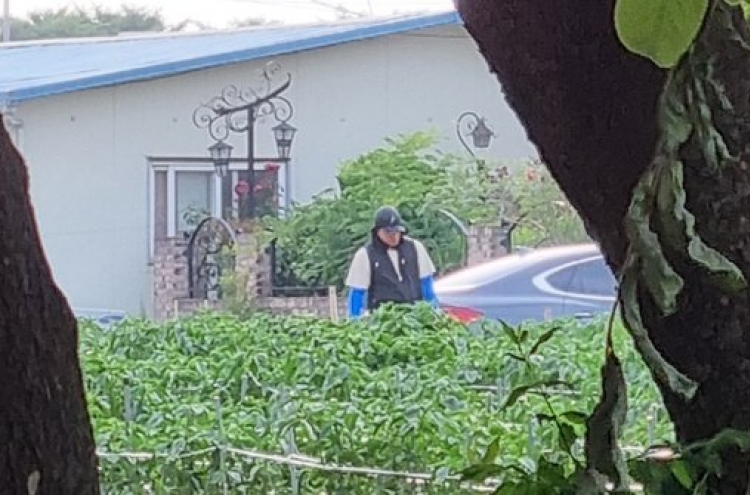 Police go undercover as farmers to catch human traffickers