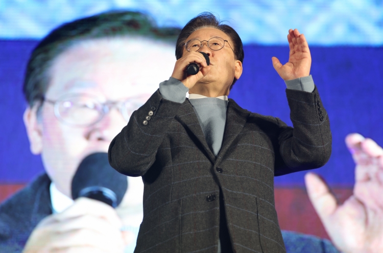 Democratic Party of Korea lawmakers face loyalty test as court rules to jail leader