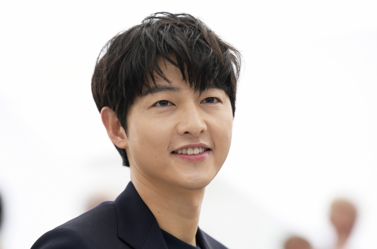 Actor Song Joong-ki welcomes second child in Rome