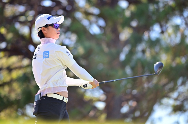 S. Korean An Narin takes 1st-round lead at LPGA season finale