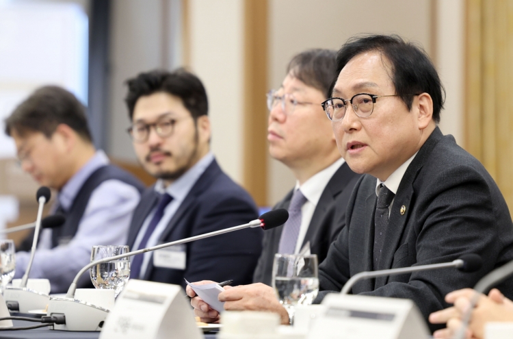 Govt. hosts roundtable with S. Korean firms in Vietnam on US trade policy