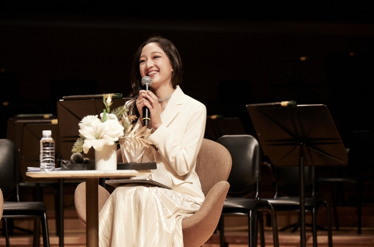 [Herald Interview] Choi Ha-young:  Cellist of many languages, both musical and spoken