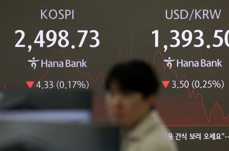 Seoul shares open lower on tech slump