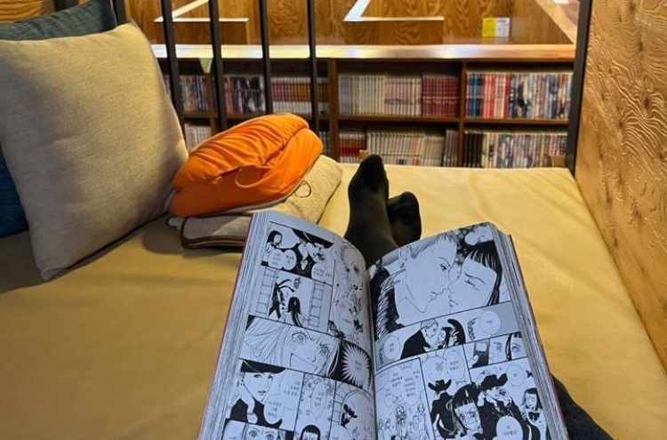 [Weekender] Comic book cafes: Korea's nostalgic escape for all ages