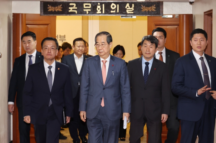 Yoon meets PM, PPP leadership amid opposition's impeachment bid