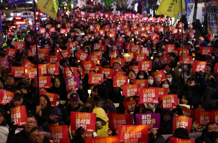 Anti-Yoon protesters hold candlelight rallies nationwide