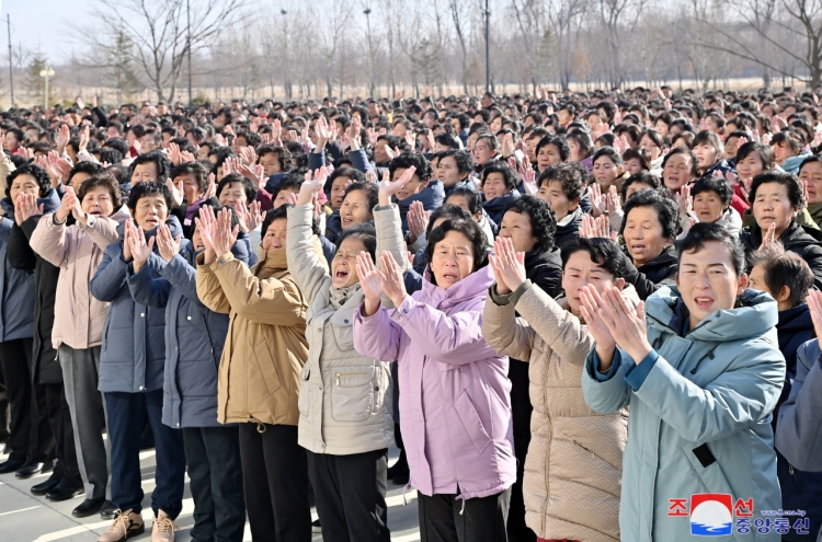 N. Korea's flood victims brought to Pyongyang write letters of thanks to leader Kim