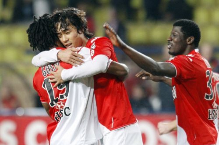 Park scores as Monaco sink Lorient