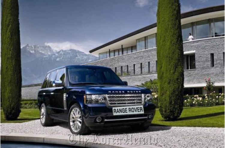 Range Rover Vogue hits local market