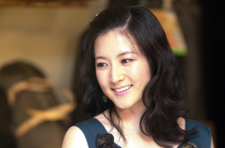 S. Korean actress Lee Young-ae gives birth to twins