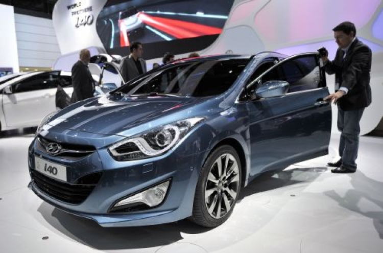 Hyundai pushes into premium market