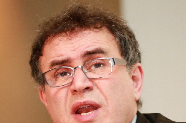 Roubini sees double dip if oil hits $140