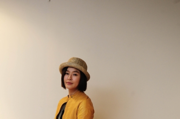 [Herald Interview] Armed with guitar, Ye Ji-won ventures into small-stage theater