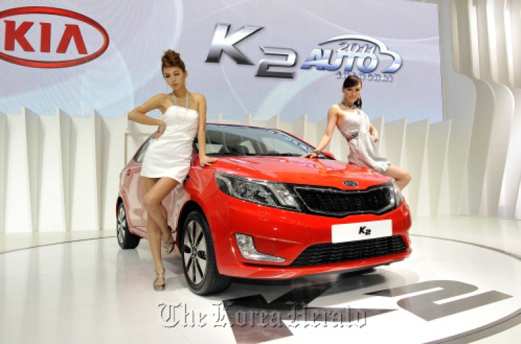 Global firms launch new cars at Shanghai show