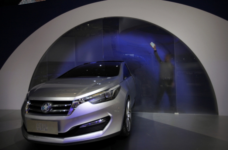 Automakers unveil local China brands