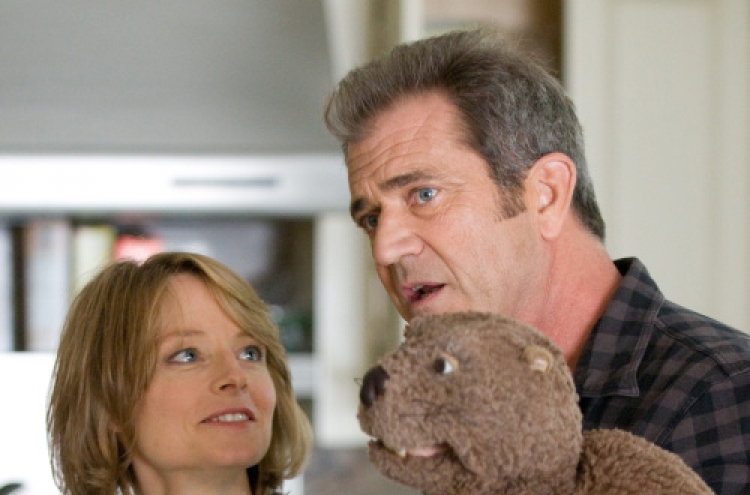 ‘Beaver’ director Jodie Foster’s loyalty to Mel Gibson intact