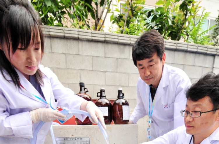 More than 110,000 Koreans suffer from defoliant ills