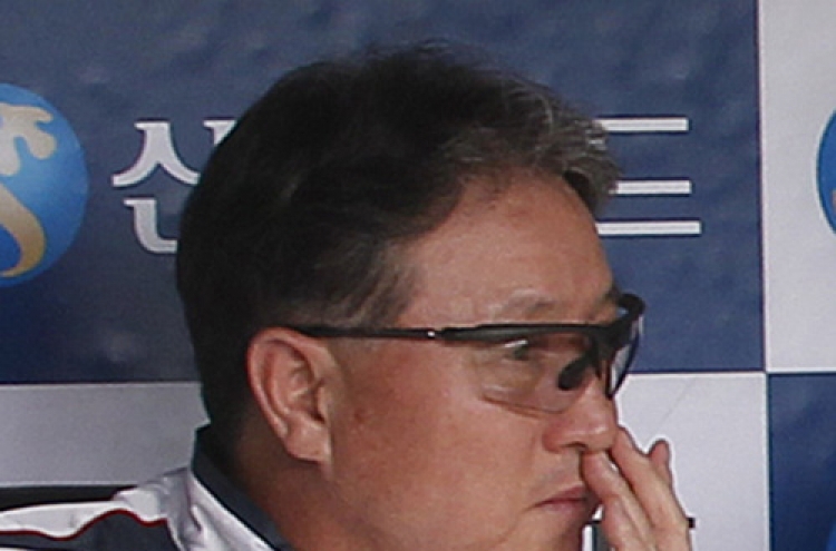 Doosan manager resigns