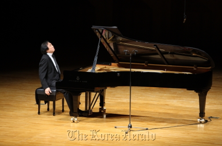 Liszt comes to life at fingertips of Paik Kun-woo