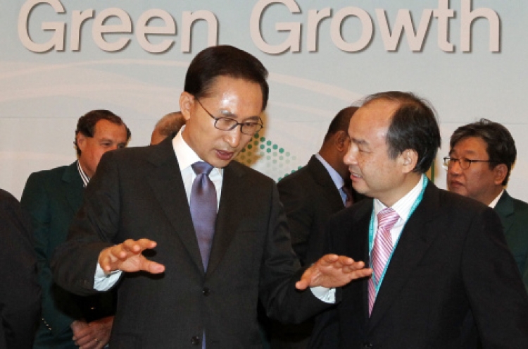 Lee unveils plan to establish ‘Green Technology Center’